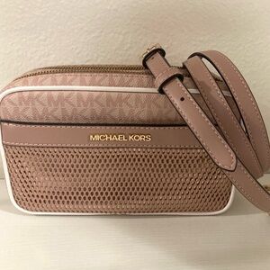 ❌Michael Kors Pink Crossbody Bag❌